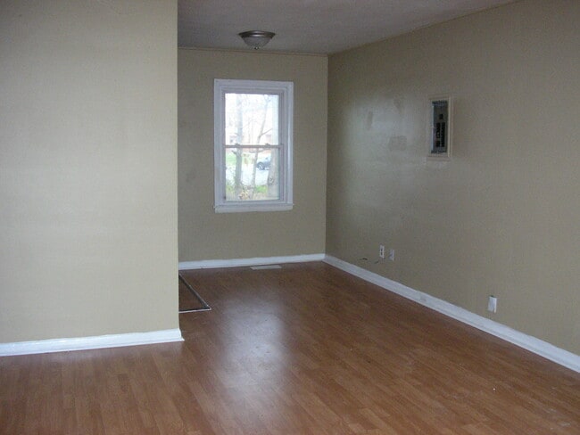 Foto del edificio - 1637 Johnson Dr