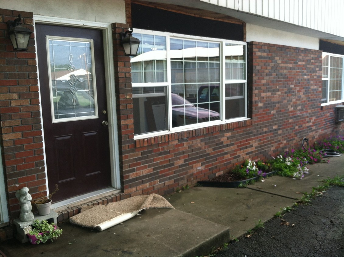 front of building - 213 Laclede Ave