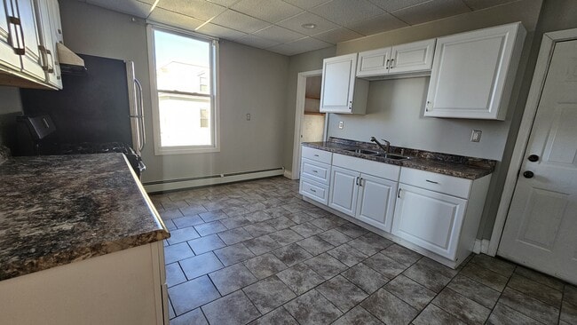 Photo - 204 High St (Fall River, MA) Apartment