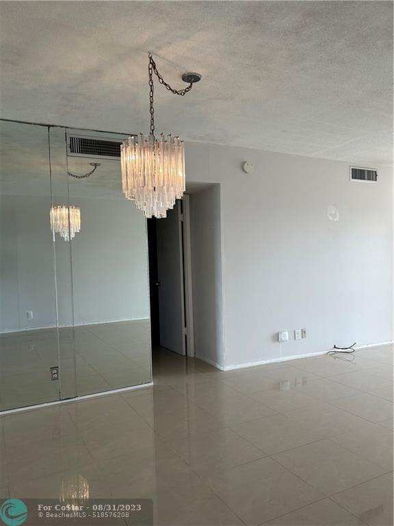 Building Photo - 3300 N Palm Aire Dr