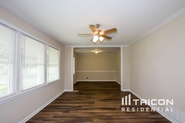 Building Photo - 3959 Notre Dame Pass West Columbia SC