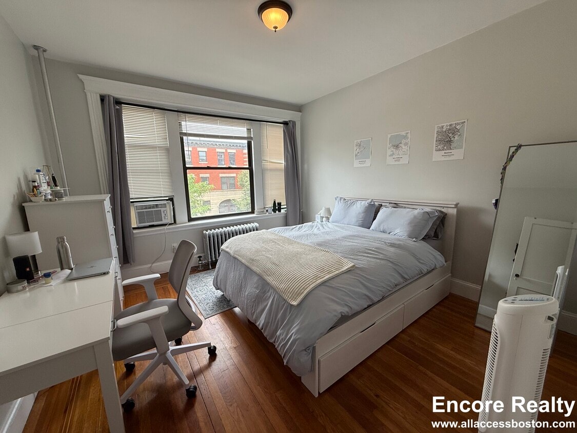 Primary Photo - 175 Harvard St