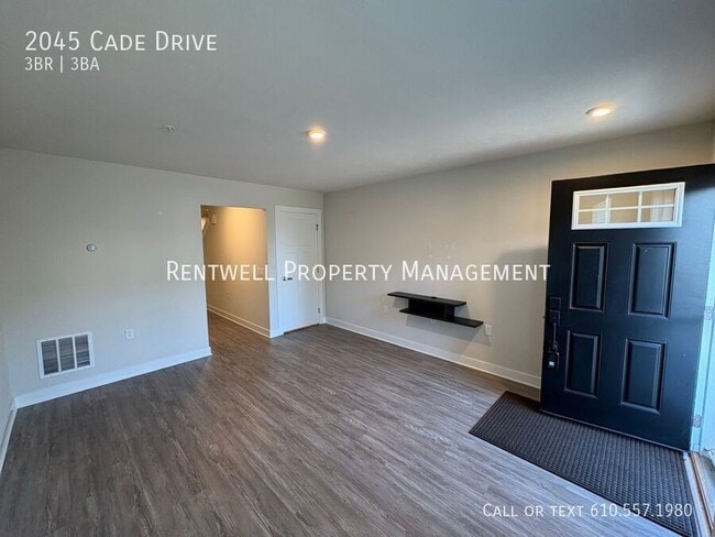 Building Photo - 2045 Cade Dr