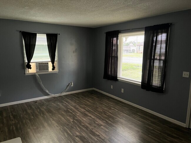 Building Photo - 119 W Maupin