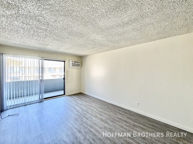 Foto del edificio - 20339 Saticoy St