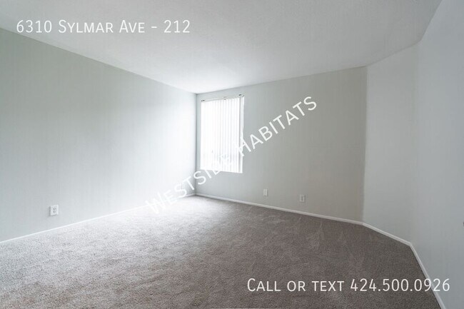 Building Photo - 6310 Sylmar Ave