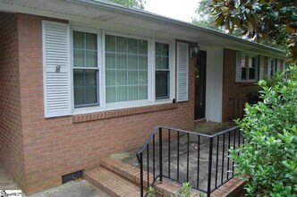 Building Photo - 105 Rainbow Dr