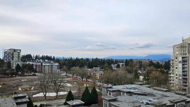 Building Photo - 10448 University Dr