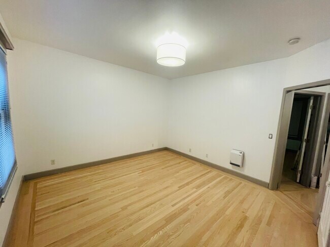 Bedroom - 499 Steiner St