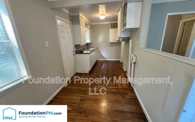 Building Photo - 3037 Kingston St
