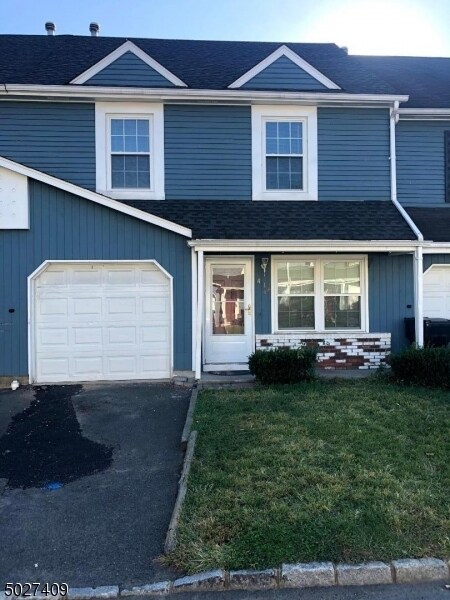 Foto principal - 418 E Front St