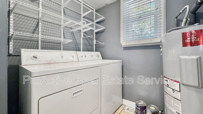 Building Photo - 408 W 31st St