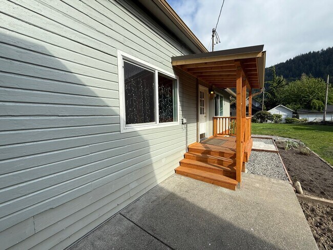 Foto del edificio - Charming 2 Bed / 1 Bath Home in Index – Newly Refurbished!