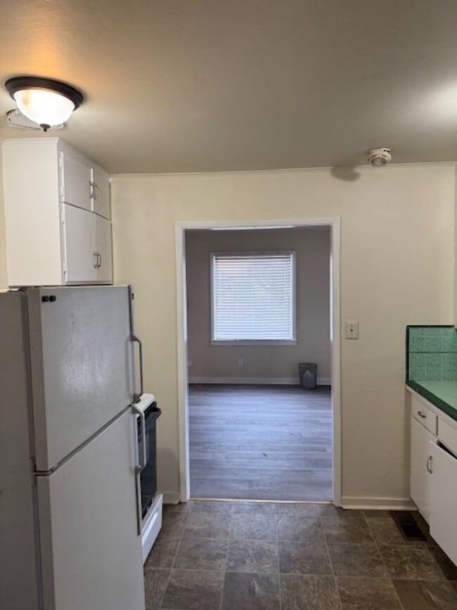 Foto del edificio - UNIQUE LAYOUT!! PRICED TO RENT