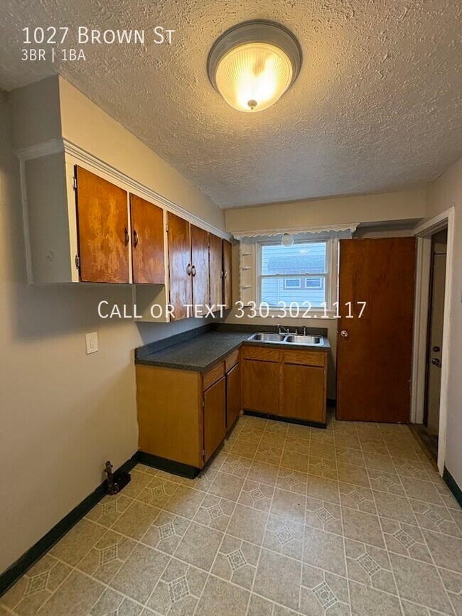 Foto del edificio - Three bedroom one bathroom home for rent