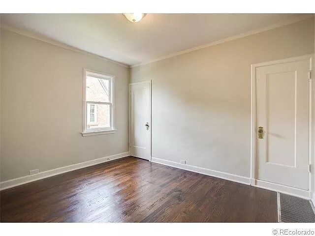 Foto del edificio - 1325 Dahlia St