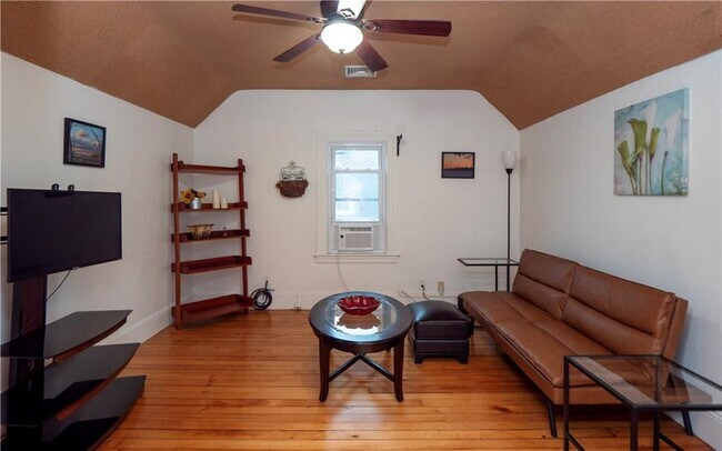 Foto del edificio - 3-14 Belair Ave