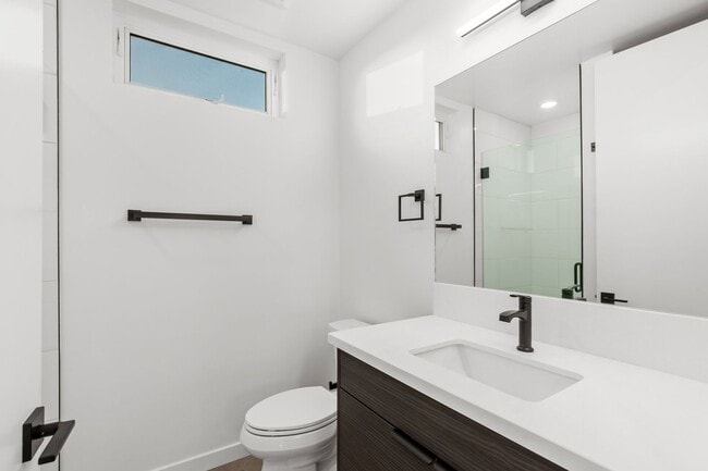 Building Photo - Coming Soon!! Beautiful 1 bed 1 bath apart...
