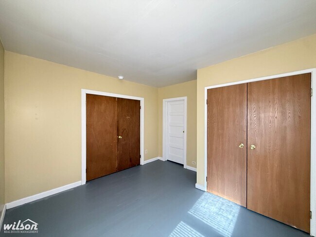Foto del edificio - Cozy 2-Bedroom Home with Fenced Yard & Rear Parking!