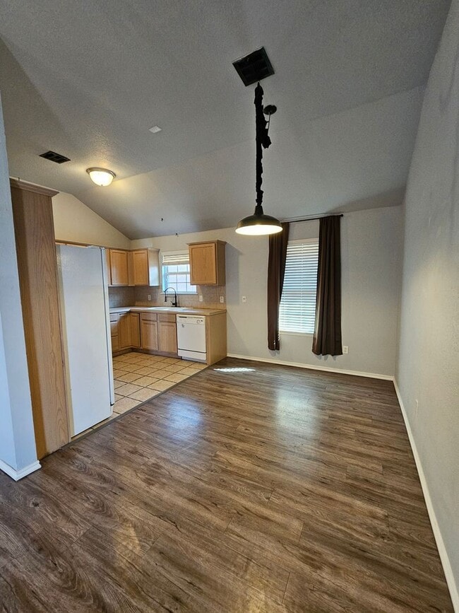 Foto del edificio - (3) Bed/(2) Bath SE Norman Available NOW!