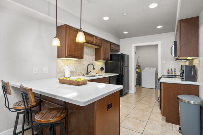 Building Photo - Reserve on Sabine Apartments