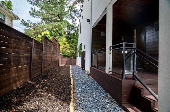 Foto del edificio - 1099 Vista Trail NE