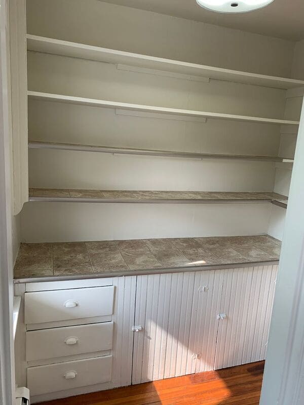 Building Photo - 70 Maple St