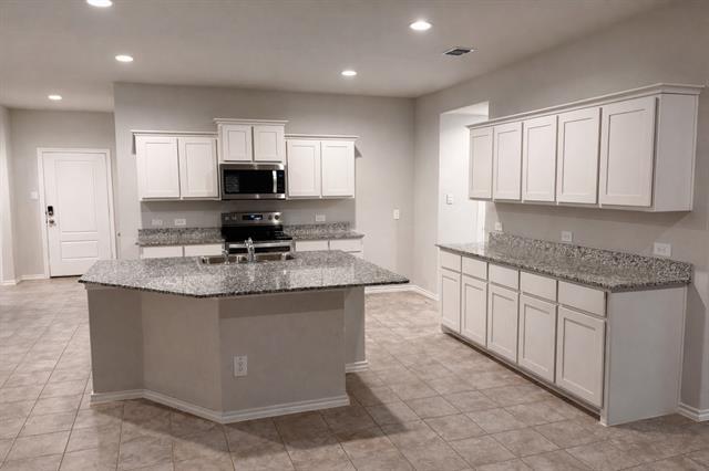 Building Photo - 404 Beekeeper Dr