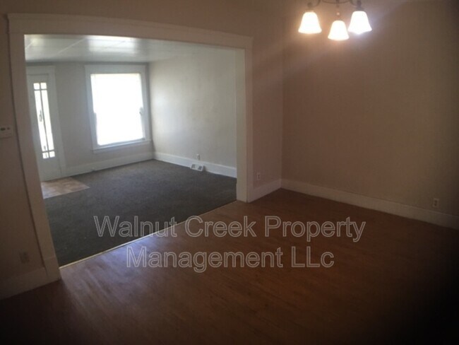 Foto del edificio - 2105 E 31st St