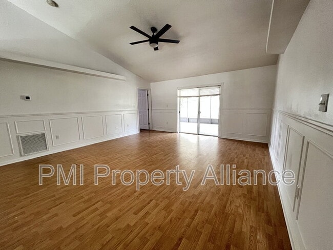 Building Photo - 16044 Worthington Blvd