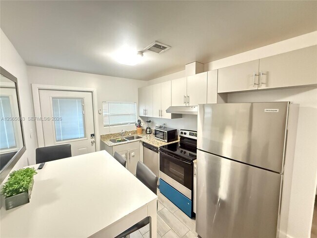 Foto del edificio - 1604 SW 9th St