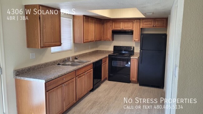 Foto del edificio - Fully Remodeled 4 Bed Town Home 43rd Ave &...