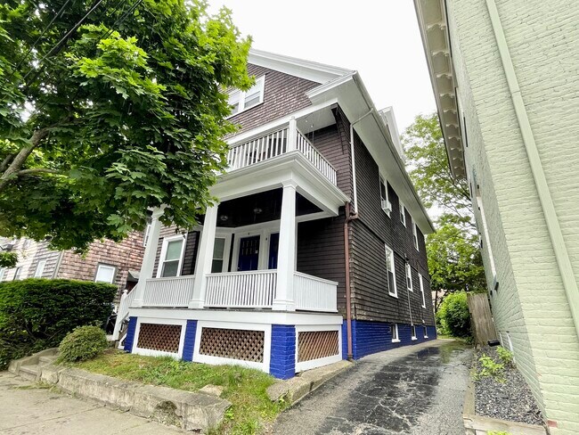 Building Photo - 9 Nisbet St