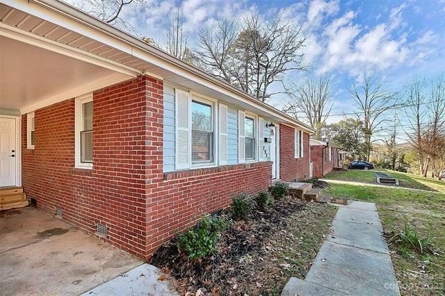 Building Photo - 2921 Ravencroft Dr