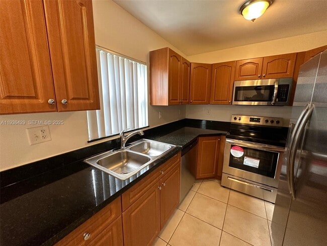 Foto del edificio - 214 NW 14th Ave