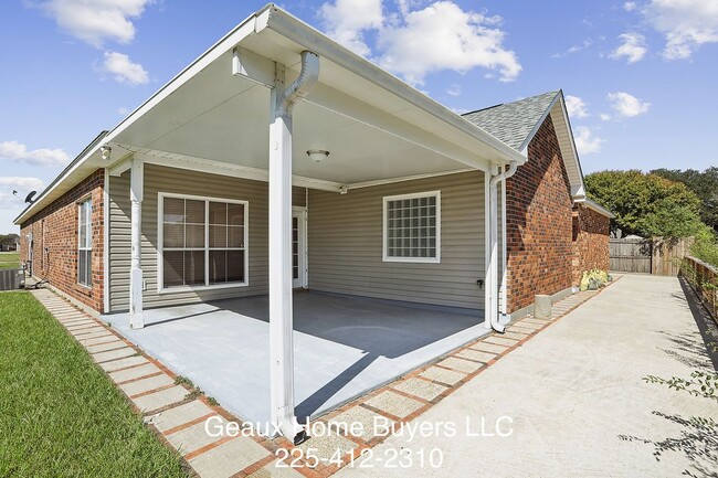 Building Photo - 508 S Daphne Dr
