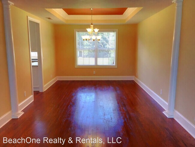 Building Photo - 4 br, 2.5 bath House - 3848 Waterford Circle