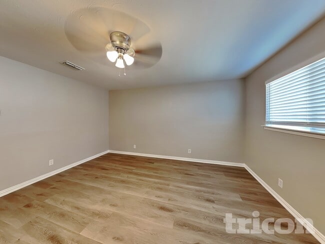 Foto del edificio - 902 Woodbrook St