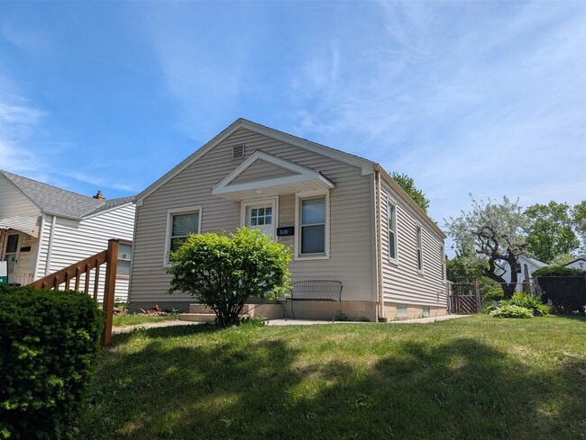 Building Photo - 3130 S Clement Ave