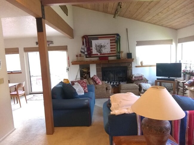 Foto del edificio - 9-10 month Lease -3bd/2.5ba Fully Furnishe...