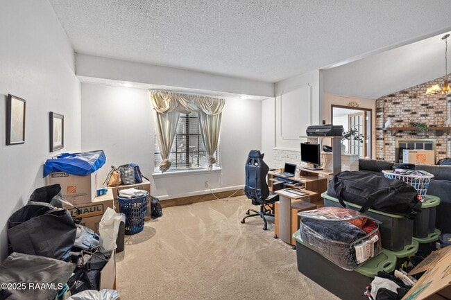 Building Photo - 4512 E Meadow Ln
