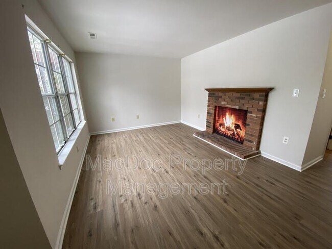 Building Photo - 11193 Hamlet Ct
