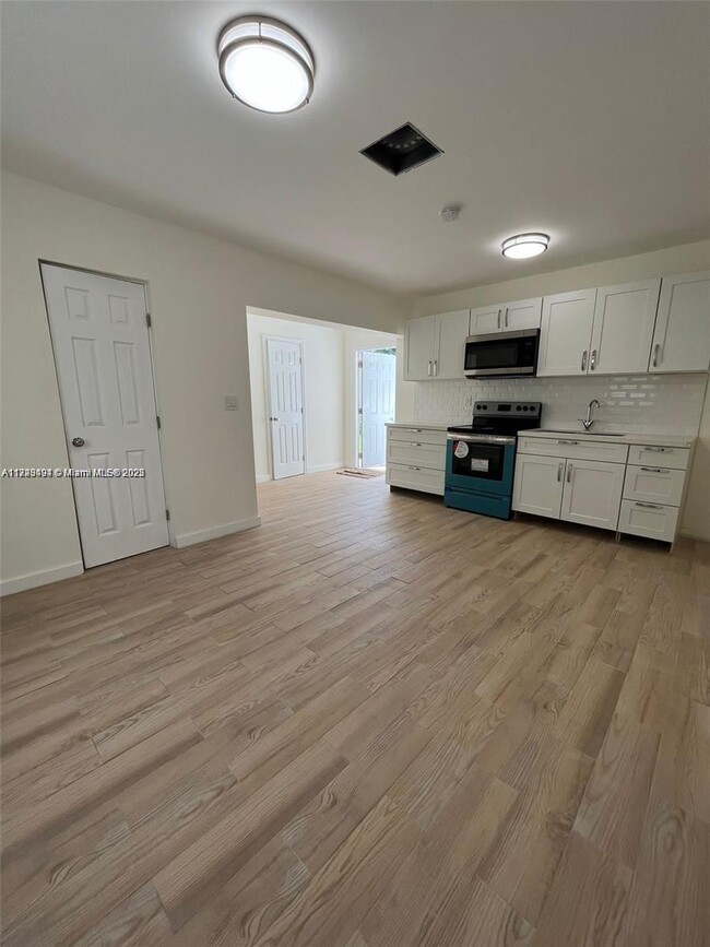 Foto del edificio - 3 bedroom in Hollywood FL 33021