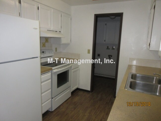 Foto del edificio - South Hill duplex: 2 br/1 bath w/yard