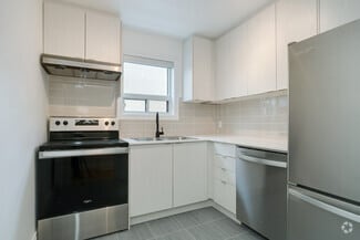 Building Photo - 517 Eglinton Ave W