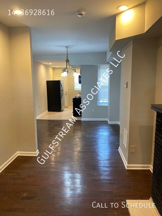 Foto del edificio - 2413 Llewelyn Ave