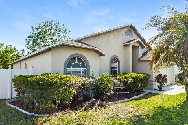 Foto del edificio - 543 Emerald Cove Loop