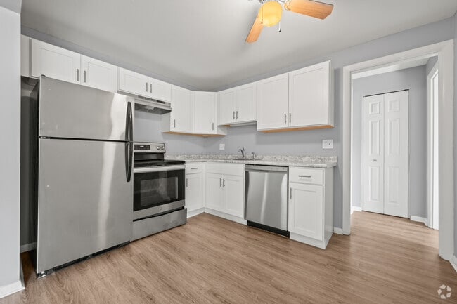 Building Photo - Pembrooke Court Apartments