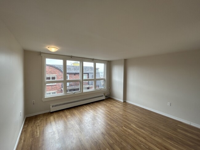 Building Photo - 5222-5222 Green St