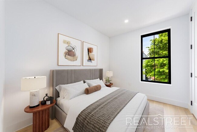 Foto del edificio - Brand new 4 Bed 3 Bath in Williamsburg